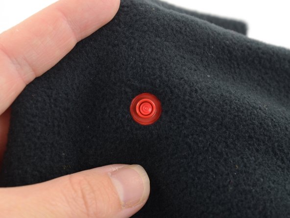 ハンドプレスを使ってプラスチック製スナップ留めを付ける方法: 手順 10、 2の画像 2