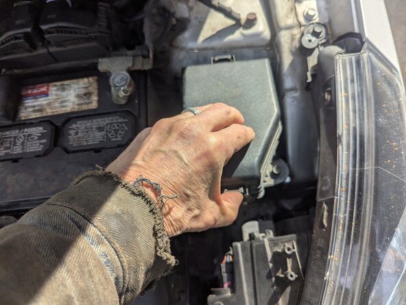 Hyundai Accent Fuel Pump Replacement, Open the fuse box: step 2, image 1 of 2