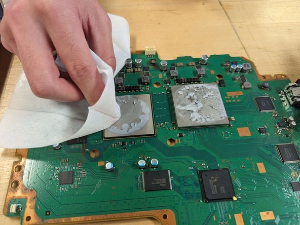 PlayStation 3 Slim Thermal Paste Replacement, Clean off the old thermal paste: crwdns2935265:025crwdnd2935265:02crwdnd2935265:03crwdne2935265:0