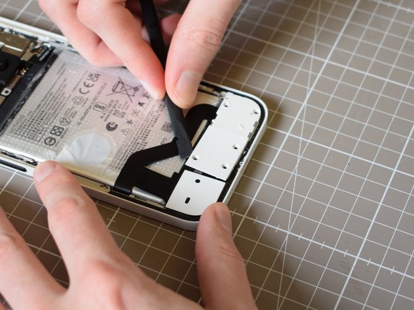 Nothing Phone (2a) Battery Replacement, Remove bottom aesthetics panel: crwdns2935265:016crwdnd2935265:02crwdnd2935265:02crwdne2935265:0