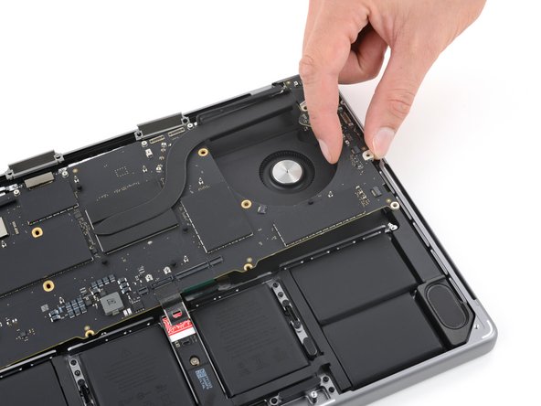 MacBook Pro 14" Late 2023 (M3) USB-C Ports Replacement, Lift the logic board: crwdns2935265:051crwdnd2935265:02crwdnd2935265:03crwdne2935265:0