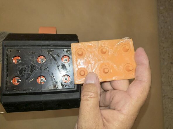 Bugani M83 wireless speaker Battery Replacement: adım 13, 3 resimden 1.