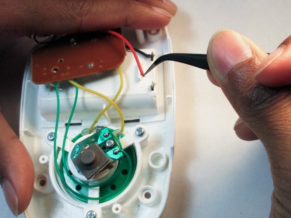 Baby Einstein Take Along Tunes Battery Socket Replacement: crwdns2935265:010crwdnd2935265:02crwdnd2935265:02crwdne2935265:0