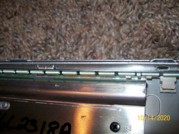 LG 55UH6150 backlight LED replacement, Attaching the LED's to the frame: crwdns2935265:012crwdnd2935265:03crwdnd2935265:03crwdne2935265:0