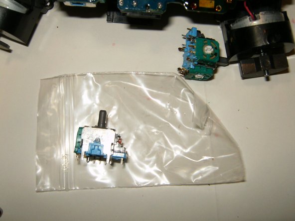 Ensure that the contacts of the replacement joystick are identical to the original.