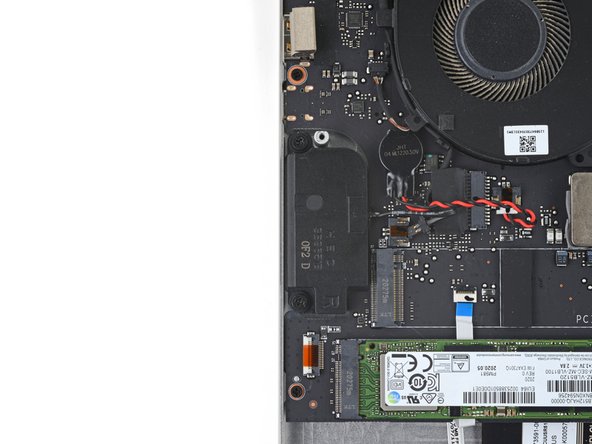 Razer Blade 15" (2020) Speakers Replacement, Unfasten the right speaker: crwdns2935265:09crwdnd2935265:02crwdnd2935265:02crwdne2935265:0