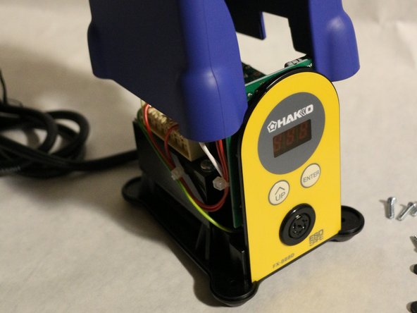 Hakko FX-888D Teardown, Station disassembly - part 2: step 8, image 2 of 3