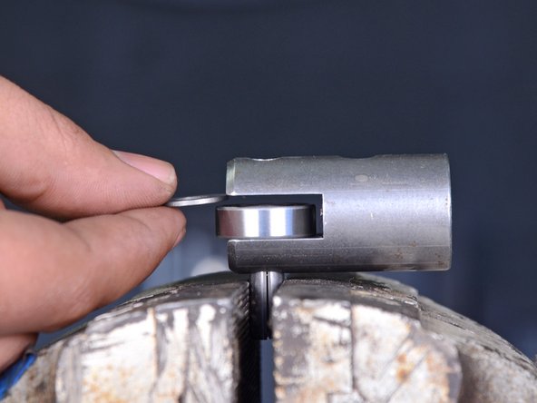 Electric Eel Top Feeder Assembly Replacement: crwdns2935265:09crwdnd2935265:02crwdnd2935265:03crwdne2935265:0