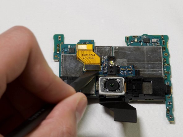 Sony Xperia XZ2 Rear Camera Replacement: step 17, image 2 of 3