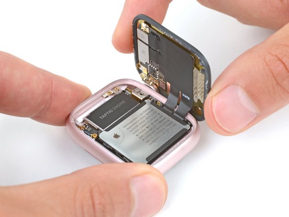 Apple Watch Series 9 Screen Replacement, Swing open the screen: passo 13, immagine 3 di 3