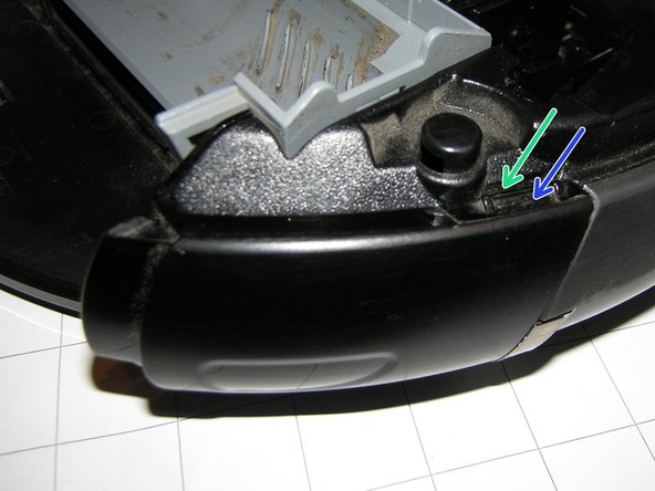 Samsung NaviBot SR8981 (VCR8981L3B-XEG) Disassembly, Remove side panels: step 5, image 2 of 3