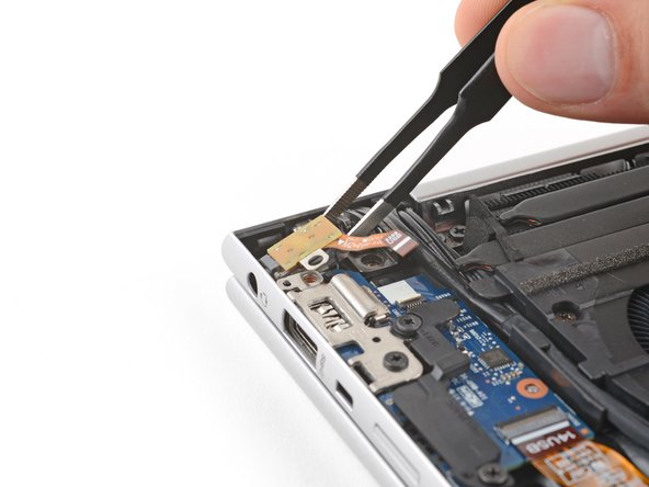 HP EliteBook 845 G9 USB Board Replacement, Remove the audio jack: crwdns2935265:010crwdnd2935265:02crwdnd2935265:03crwdne2935265:0