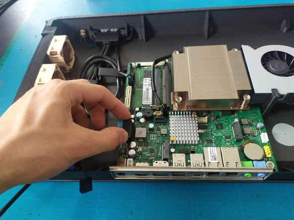 6- Montage PC Infinity, Branchement de l'extension USB façade: étape 25, image 1 de 3