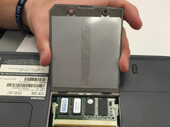 Toshiba Tecra 8200 RAM Replacement: crwdns2935265:04crwdnd2935265:02crwdnd2935265:02crwdne2935265:0