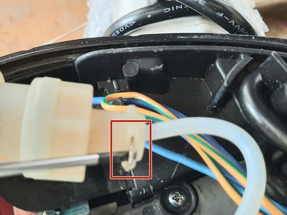 Delonghi EC220.CD coffee machine Pump Replacement, Remove the plastic 3-way (OPV) valve: crwdns2935265:07crwdnd2935265:02crwdnd2935265:03crwdne2935265:0