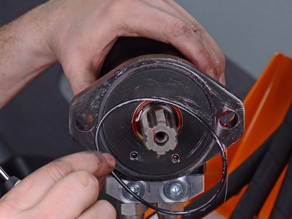 Barreto Tillers E1320HTRLR 2016 Tine Drive Motor Bearing Replacement, Remove the O-ring: crwdns2935265:020crwdnd2935265:03crwdnd2935265:03crwdne2935265:0