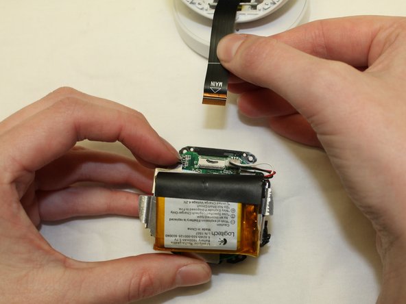 Logitech Circle Teardown, Inside the Ball: crwdns2935265:05crwdnd2935265:02crwdnd2935265:02crwdne2935265:0