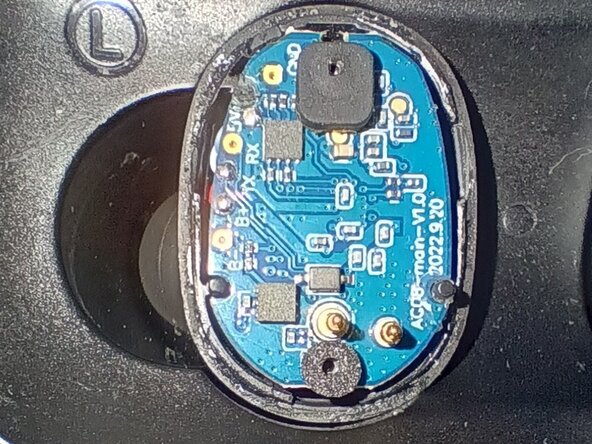 fix rattling sound, Lift the PCB: crwdns2935265:00crwdnd2935265:01crwdnd2935265:02crwdne2935265:0