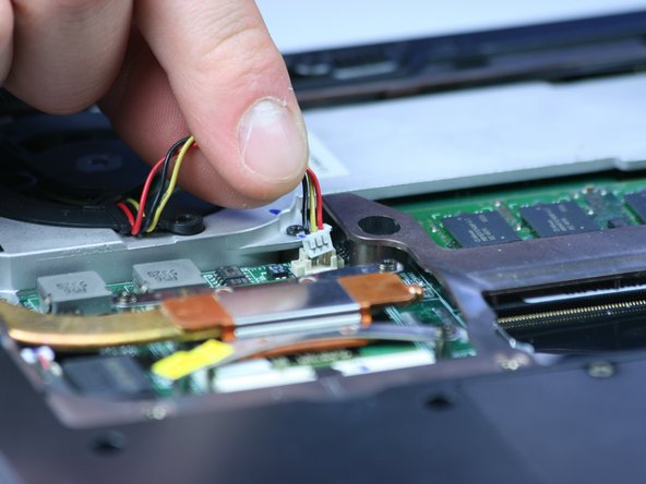 Asus V6800V Fan Replacement: crwdns2935265:03crwdnd2935265:02crwdnd2935265:02crwdne2935265:0