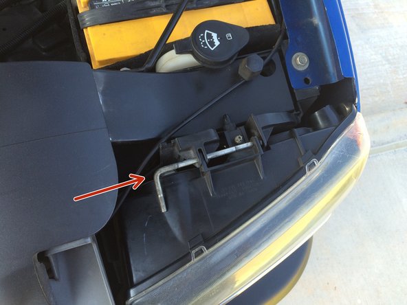 2003-2006 Chevrolet Silverado Headlight Bulb Replacement, Putting the headlight in: crwdns2935265:04crwdnd2935265:02crwdnd2935265:03crwdne2935265:0