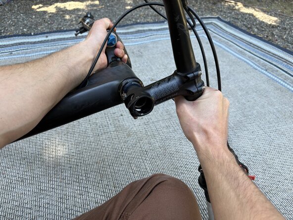 Fox32 Mountain Bike Front Air Suspension Fork Seal and Oil Replacement: étape 15, image 2 de 3