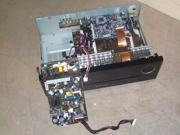 Harman Kardon HK3700 Teardown, Remove the cables and PSU: crwdns2935265:03crwdnd2935265:03crwdnd2935265:03crwdne2935265:0