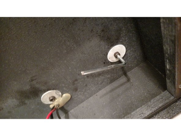 AER Compact Mobile (US Version) Rechargeable Battery Replacement, The back panel: step 6, image 3 of 3