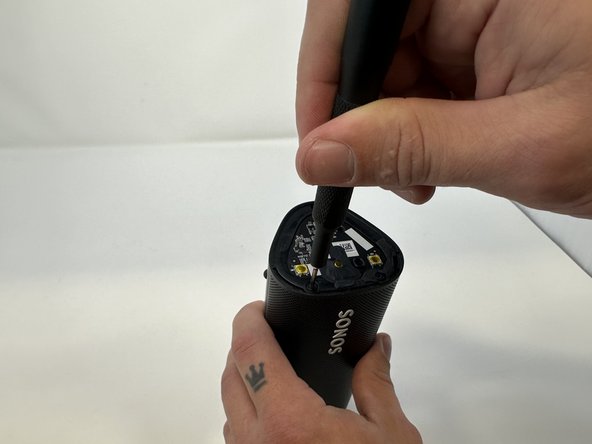 Sonos Roam Inner Circuit Board Replacement, Speaker Grille: crwdns2935265:03crwdnd2935265:02crwdnd2935265:02crwdne2935265:0