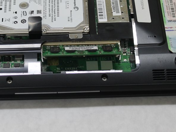 Asus Eee PC 1000HA RAM Replacement: crwdns2935265:05crwdnd2935265:03crwdnd2935265:03crwdne2935265:0