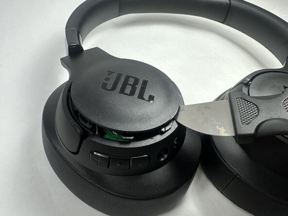 JBL Tune 760NC Partially Remove the Motherboard (No Wire Removal), Motherboard: crwdns2935265:01crwdnd2935265:03crwdnd2935265:03crwdne2935265:0