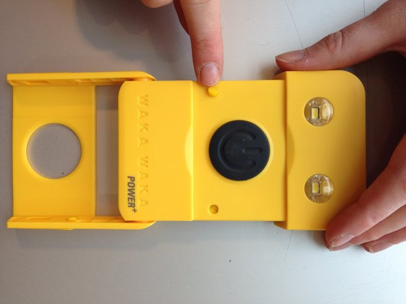 Waka Waka Power Plus Battery Replacement, Replace the screws: crwdns2935265:012crwdnd2935265:02crwdnd2935265:02crwdne2935265:0