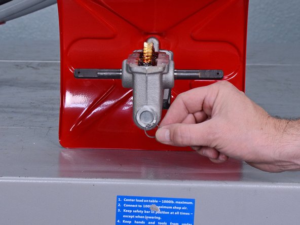 Mantis Tiller 7940 (2017) Worm Shaft Replacement, Remove the retaining ring: crwdns2935265:018crwdnd2935265:02crwdnd2935265:02crwdne2935265:0