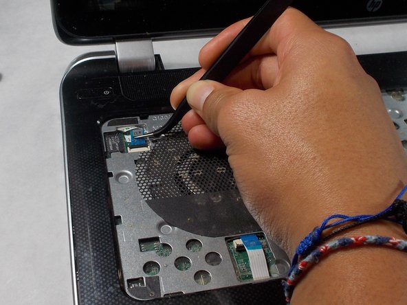 HP Pavilion 15-n210dx Speaker Replacement: crwdns2935265:07crwdnd2935265:02crwdnd2935265:02crwdne2935265:0