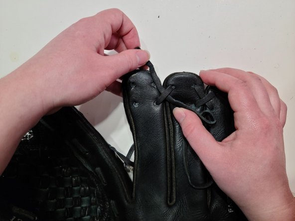 Softball Glove String Replacement: crwdns2935265:013crwdnd2935265:02crwdnd2935265:03crwdne2935265:0