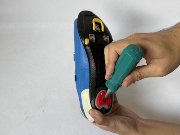 Sidi Bike Shoe Cleat and Heel Plate Replacement: crwdns2935265:00crwdnd2935265:01crwdnd2935265:01crwdne2935265:0