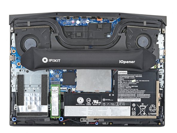 Lenovo Legion Y7000P SSD Replacement, Heat the black cover: crwdns2935265:09crwdnd2935265:02crwdnd2935265:02crwdne2935265:0