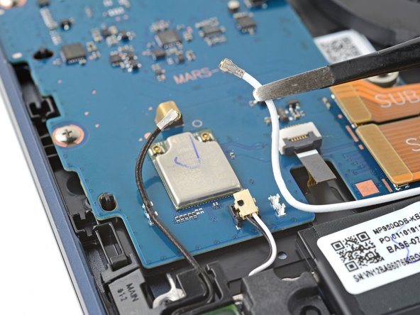 Samsung Galaxy Book Pro 360 15" Daughterboard Replacement: crwdns2935265:014crwdnd2935265:02crwdnd2935265:03crwdne2935265:0