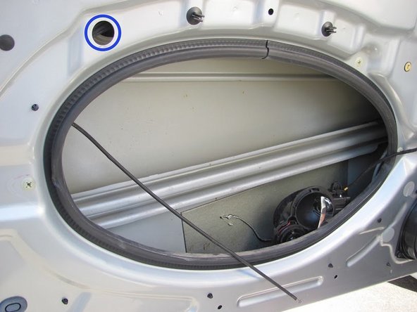 2001-2006 Mini Cooper Lock Actuator Replacement: crwdns2935265:06crwdnd2935265:02crwdnd2935265:02crwdne2935265:0