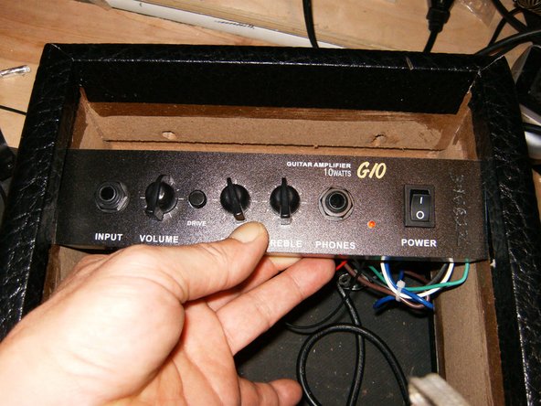 Repairing the audio amplifier: crwdns2935265:08crwdnd2935265:03crwdnd2935265:03crwdne2935265:0