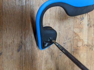 Cómo Reparar el Ruido en los Auriculares Aftershokz Trekz Titanium