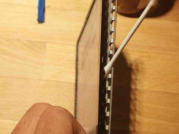 Kobo Touch (N905B) E-Reader Screen Replacement, Remove screen from back panel: crwdns2935265:09crwdnd2935265:02crwdnd2935265:03crwdne2935265:0