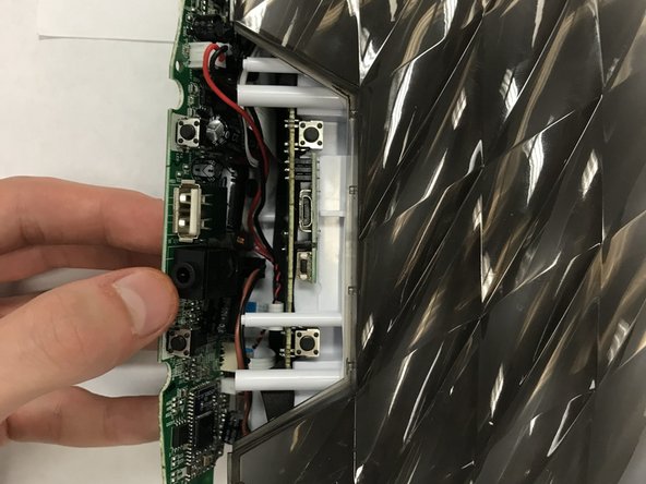 iHome iBT84 Motherboard Replacement: crwdns2935265:03crwdnd2935265:02crwdnd2935265:03crwdne2935265:0