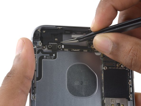 iPhone 6s Plus Volume Control Button Covers Replacement: crwdns2935265:032crwdnd2935265:02crwdnd2935265:02crwdne2935265:0