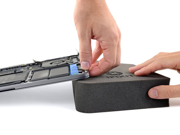 MacBook Pro 13" Touch Bar Late 2016 Battery Replacement, Elevate the right edge: step 72, image 2 of 3