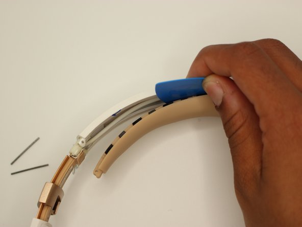 JBL Everest Elite 300 Headband Cushion Replacement: crwdns2935265:05crwdnd2935265:02crwdnd2935265:02crwdne2935265:0