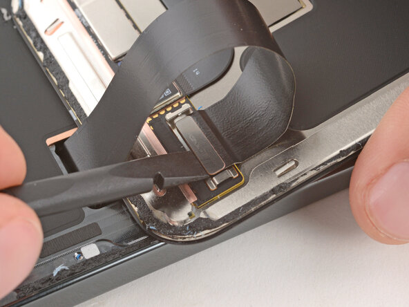 Google Pixel 10 Pro XL Screen Replacement, Disconnect the screen: 10 단계, 이미지 2개 중 1개