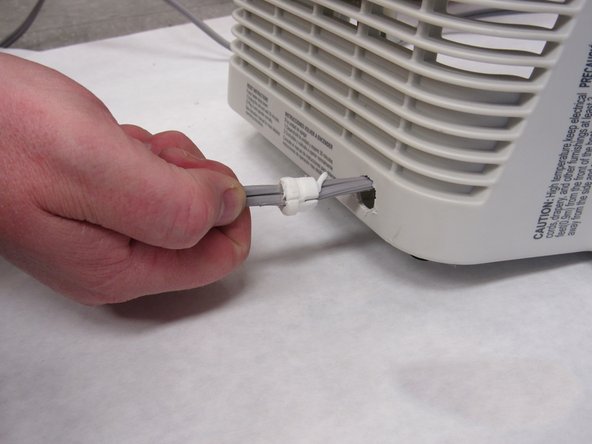 Holmes HEH8031 Power Cord Replacement: crwdns2935265:05crwdnd2935265:02crwdnd2935265:03crwdne2935265:0