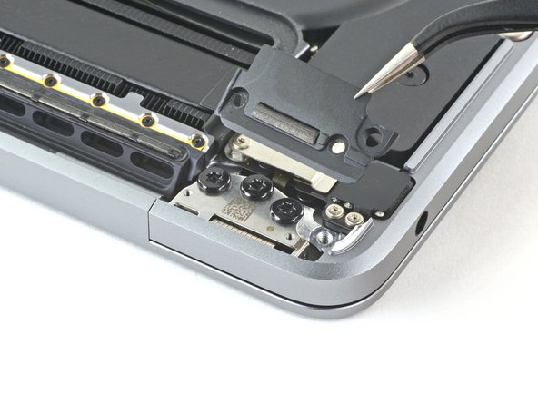 MacBook Pro 13" Two Thunderbolt Ports 2020 Display Assembly Replacement: crwdns2935265:016crwdnd2935265:02crwdnd2935265:03crwdne2935265:0