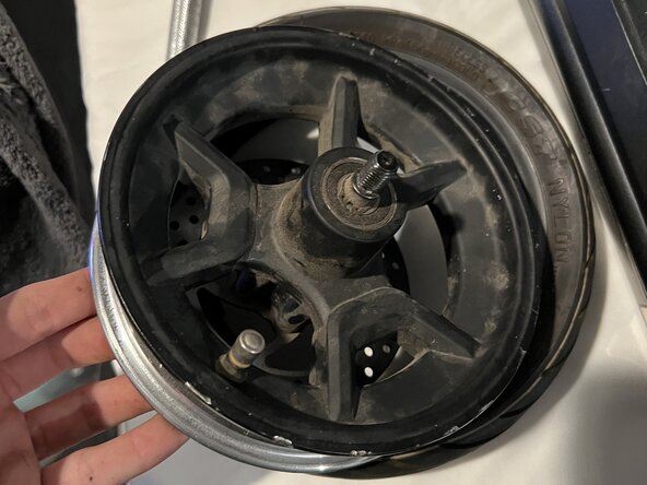 NIU KQi3 Pro Electric Scooter Front Tire Replacement: crwdns2935265:00crwdnd2935265:01crwdnd2935265:02crwdne2935265:0