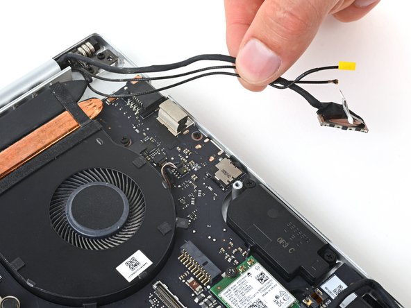 Razer Blade 15" (2020) Screen Replacement, Unclip the right-side screen and antenna cables: crwdns2935265:021crwdnd2935265:02crwdnd2935265:02crwdne2935265:0